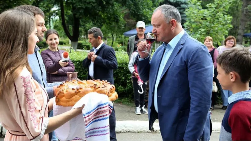 Umilirea lui Igor Dodon? Chiar și localitatea sa natală ar putea declara unirea cu România