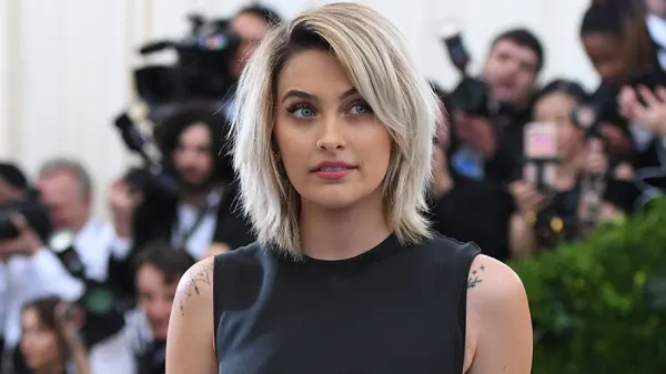 Fata lui Michael Jackson are alte orientări sexuale! Uite cu cine s-a cuplat 