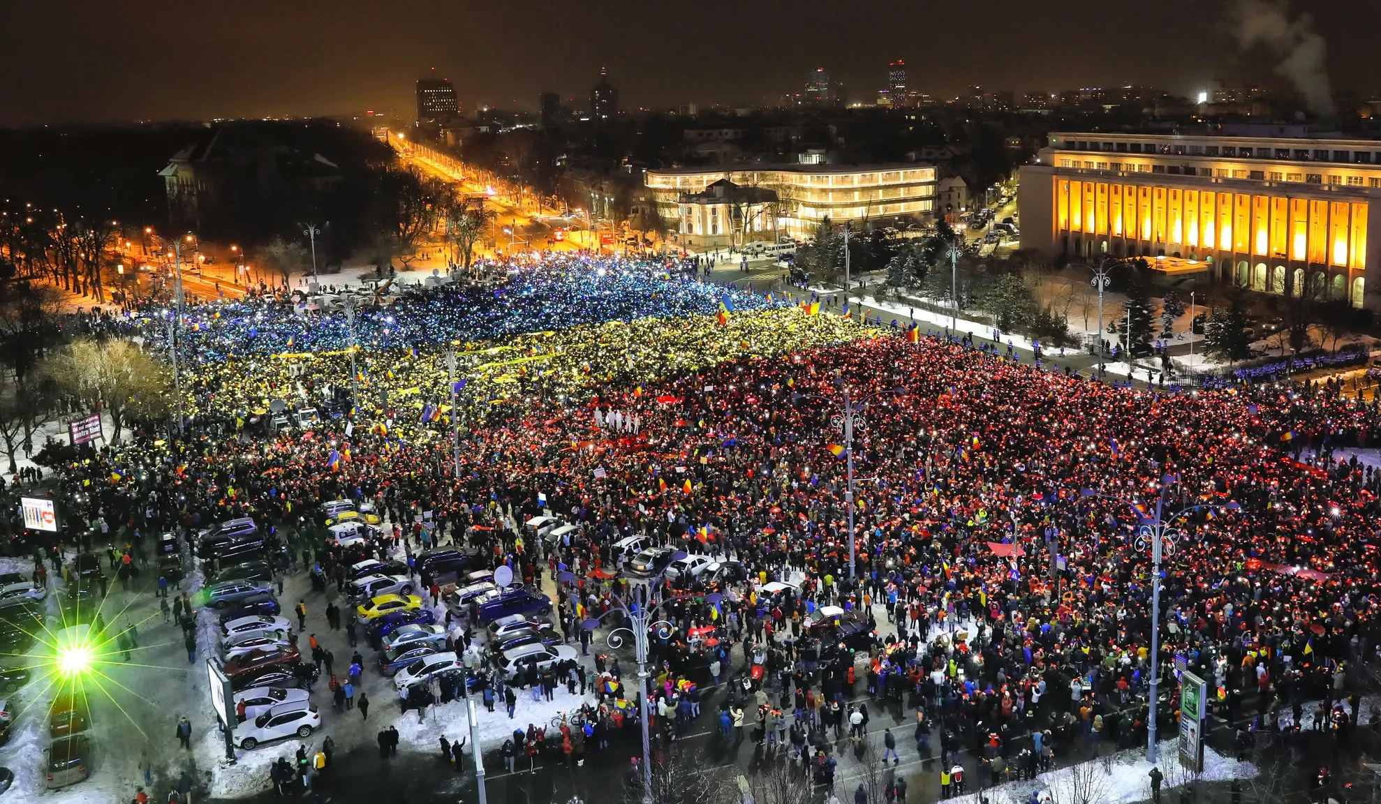 Cum se organizează în realitate protestele în România și cine cheamă oamenii în stradă
