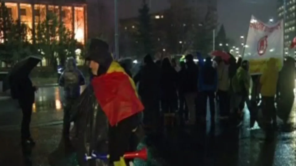 UPDATE | VIDEO | Ce s-a întâmplat la protestul anunțat duminică seară la București