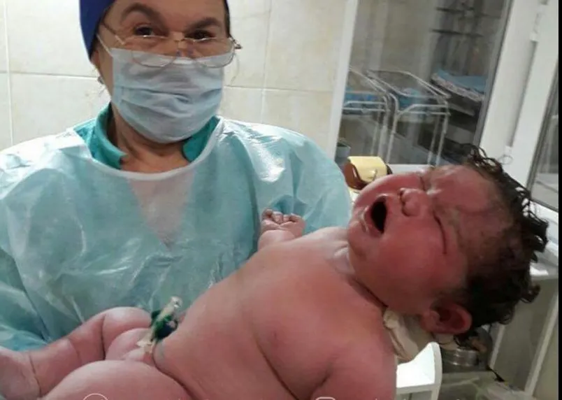 Surpriza unei mame din Rusia, la naştere. De ce bebeluşul său reprezintă "un record"