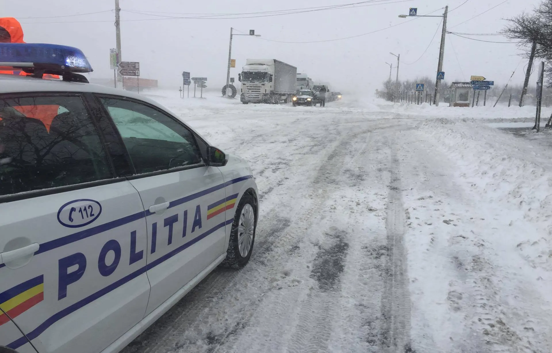 ALERTĂ METEO. Cod galben de vânt puternic şi ninsori abundente. Strat consistent de zăpadă 