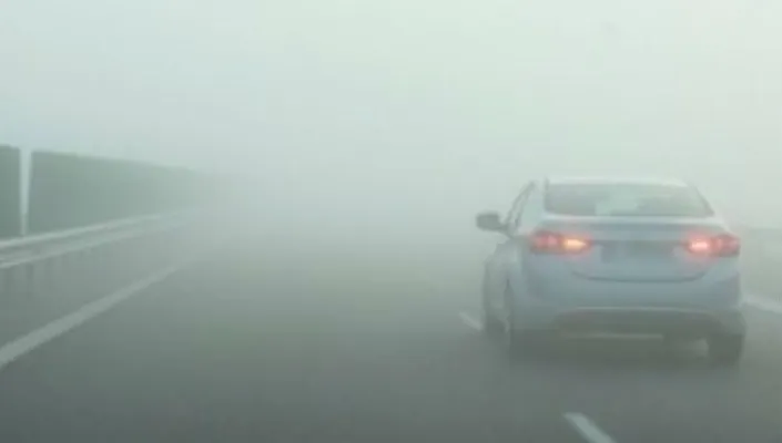 Ceață densă pe Autostrada Soarelui. Vizibilitate sub 50 de metri