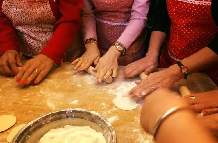 Imagini de senzaţie! Ce a ieşit din mâinile celor mai puternice femei din PSD! (FOTO)