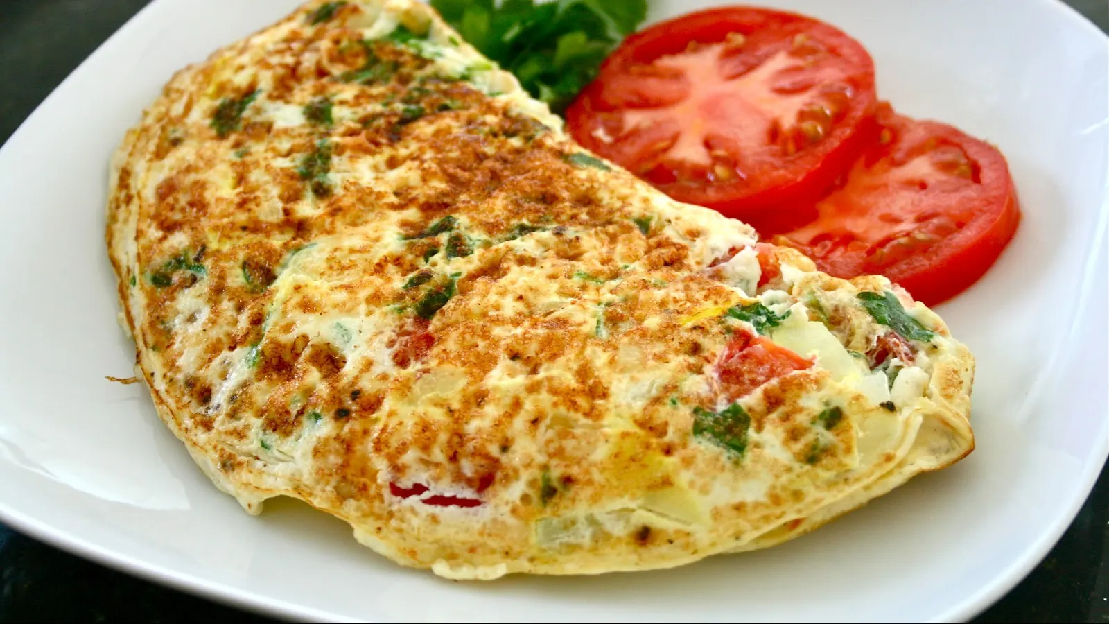 Cum să prepari acasă o omletă ca la restaurant. Ingredientele surpriză pentru un plus de arome