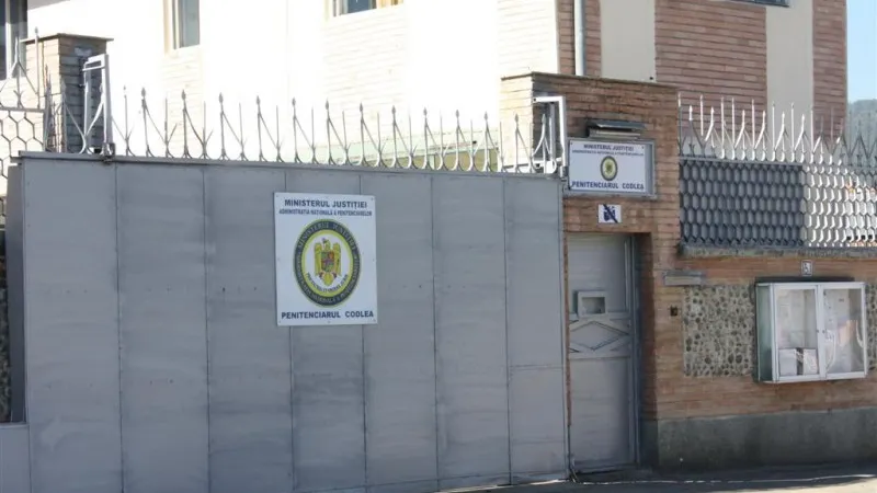 Penitenciar din România, executat silit ca să achite despăgubiri pentru condiţiile de detenţie