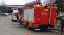 Un bărbat a murit după ce a căzut într-un canal de pe stradă