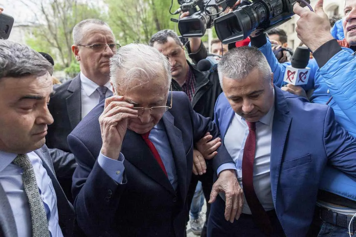Se strânge laţul istoriei în jurul lui Iliescu. Sosirea la Parchetul General în imagini