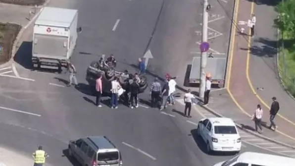 Accident spectaculos în Galaţi, provocat de soţia unui poliţist. Femeia era băută