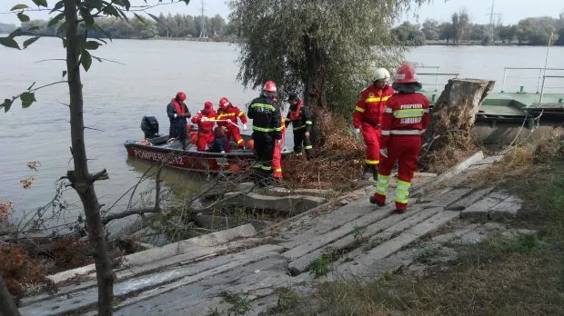 Grav accident naval în Deltă, o femeie dispărută, alte două persoane rănite