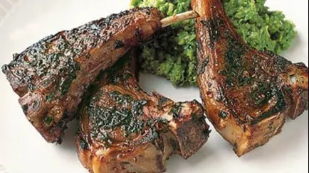 La ce trebuie să ai grijă când cumperi carne de miel și cum trebuie consumată