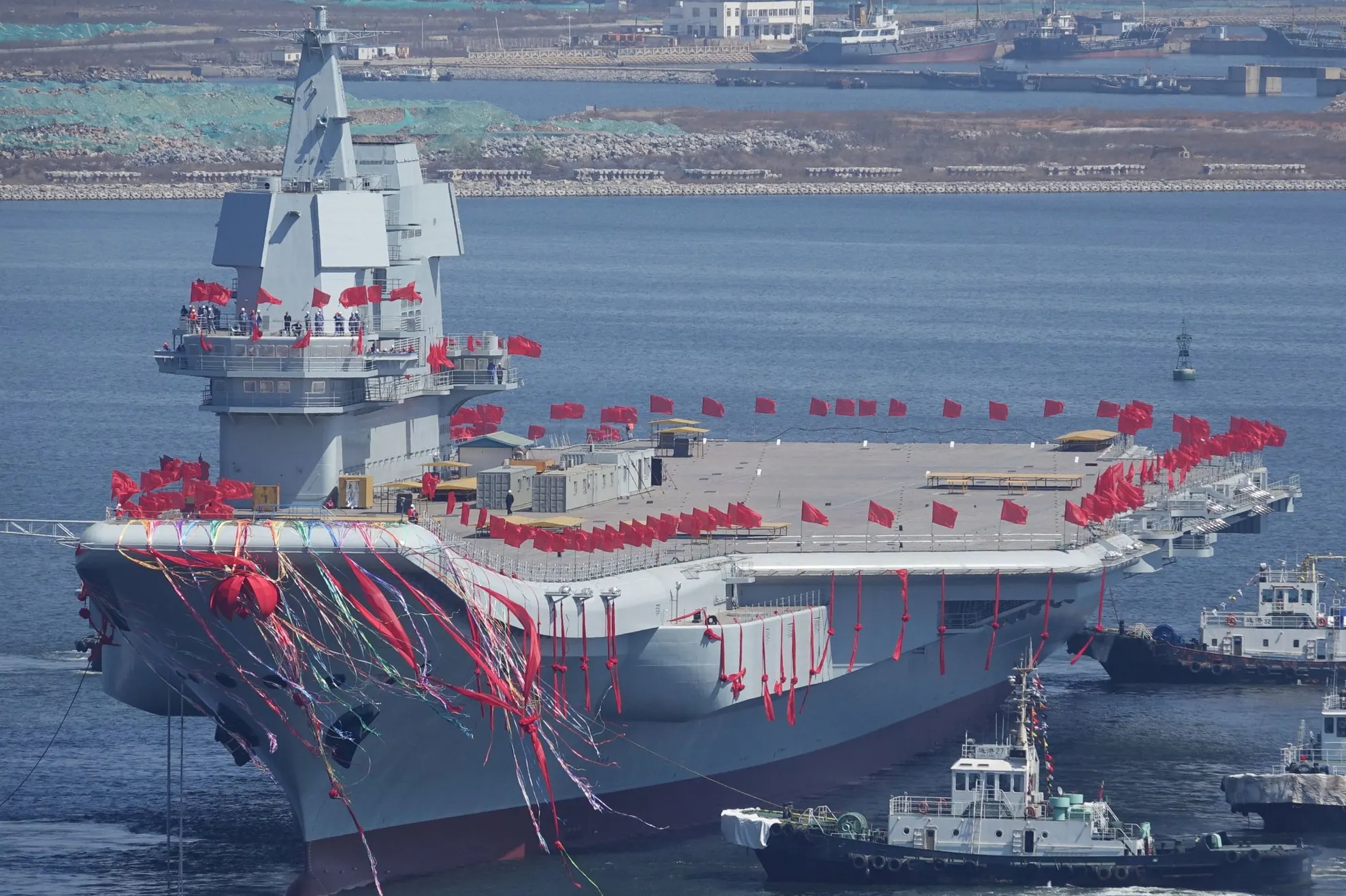 Primul portavion ”made in China” începe testele pe mare, pe fondul tensiunilor cu SUA