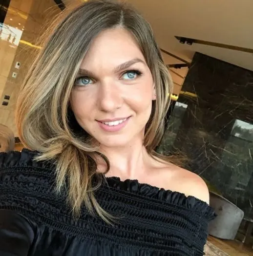Simona Halep, apariţie de senzaţie înainte de Fed Cup. Cu ce ţinută super-sexy a venit