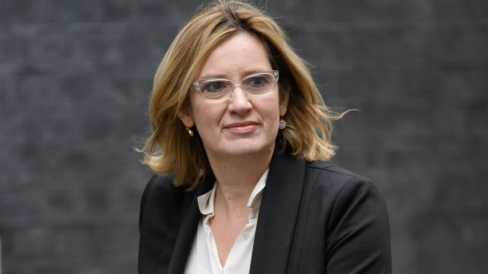 Cutremur la Londra. Demisie a ministrului de Interne în scandalul privind deportarea imigranților