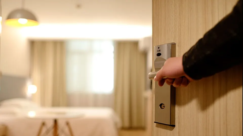 Acestea sunt cele mai pline de bacterii locuri dintr-o cameră de hotel. Nu le mai atinge
