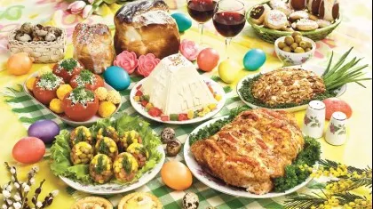 Meniu de Paşte 2018. Ouă roşii, aperitive, drob, ciorba, stufat, friptură de miel, cozonac şi pască