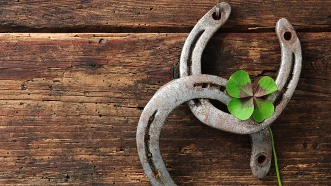 Horoscop financiar 23-28 aprilie. Zodia care scoate bani şi din piatră seacă!