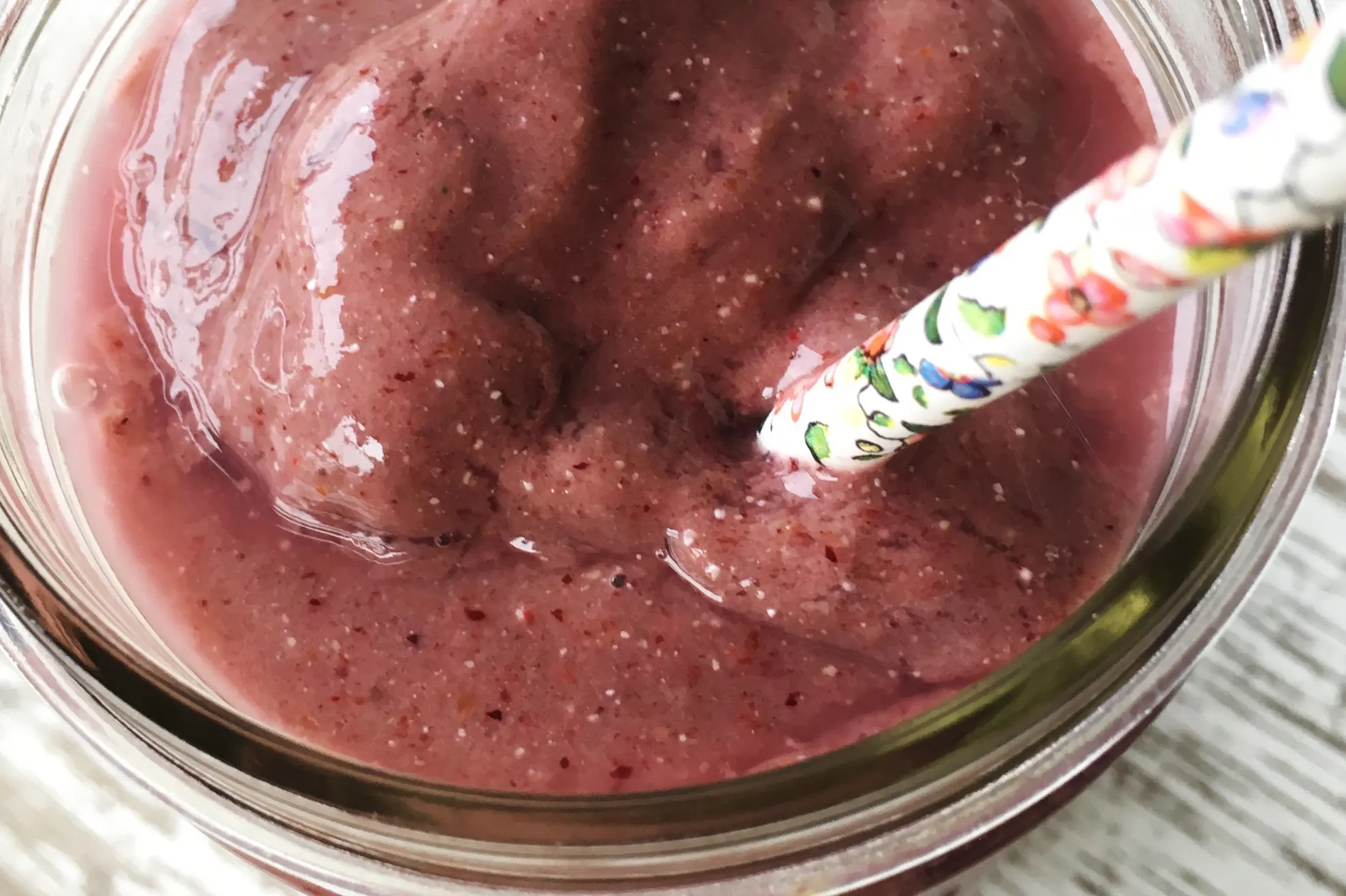 O femeie a făcut smoothie din propria placentă și i-a dat familiei să bea