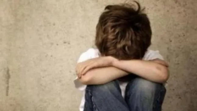 Scandal sexual la o şcoală din Târgu-Jiu. Tânăr de 17 ani, acuzat că ar fi agresat alţi doi colegi