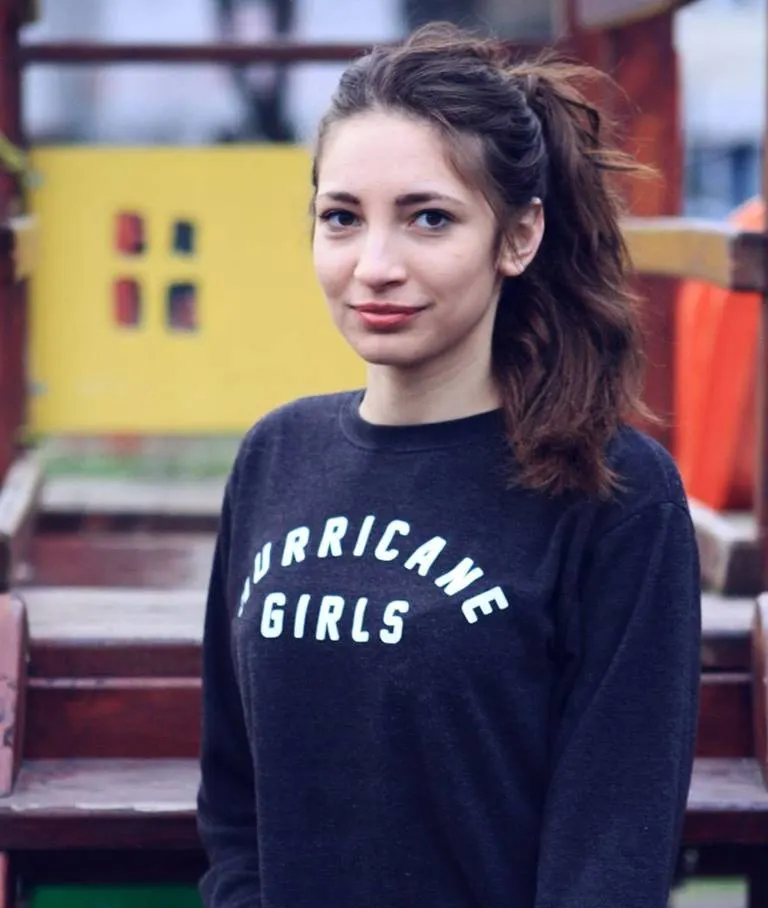 Şocant: Adolescenta ucisă cu 30 de lovituri de cuţit refuzase "avansurile" presupusului criminal