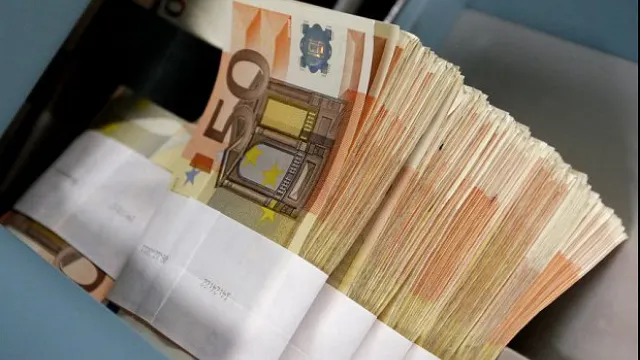 Criza politică a afectat şi cursul valutar. Euro a crescut din nou
