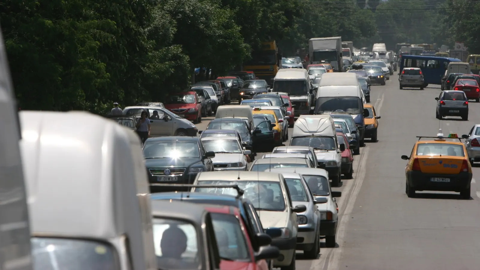 1 MAI - vacanță la mare și la munte. Trafic în pas de melc. Situația în timp real