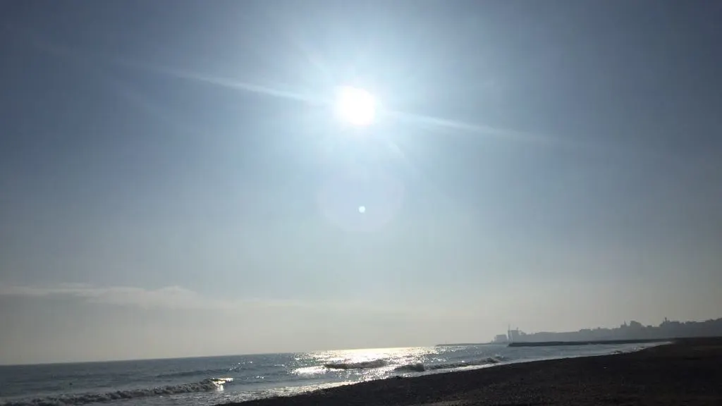 PROGNOZA METEO. Cum va fi vremea în minivacanţa de 1 mai - va ploua sau vom face plajă?
