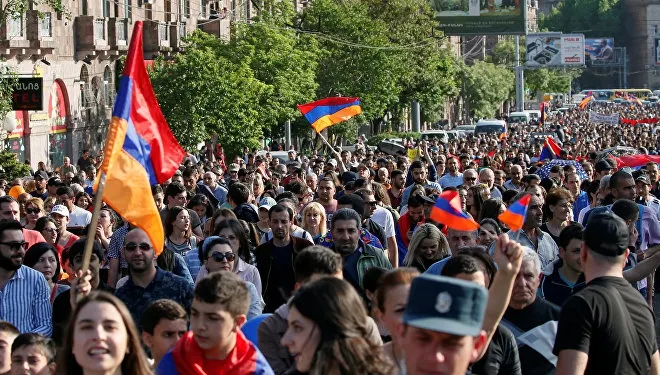 Revolta reizbucnește în Armenia după ce liderul opoziției a eșuat în preluarea puterii