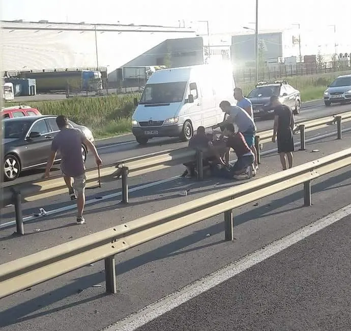 Accident pe autostrada Bucureşti-Piteşti, un rănit luat cu elicopterul SMURD