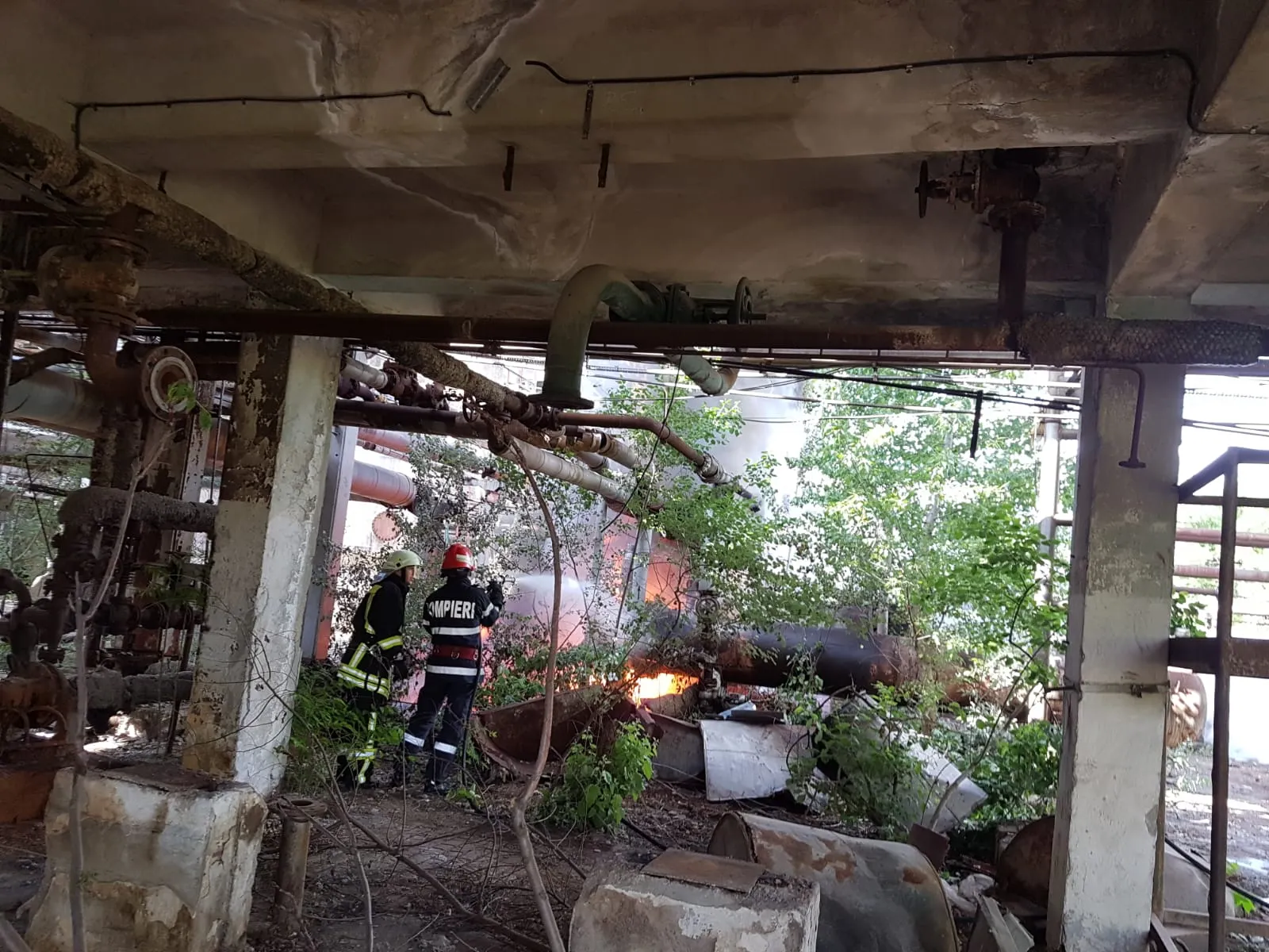 Incendiu la fosta rafinărie Astra Ploiești(Video)