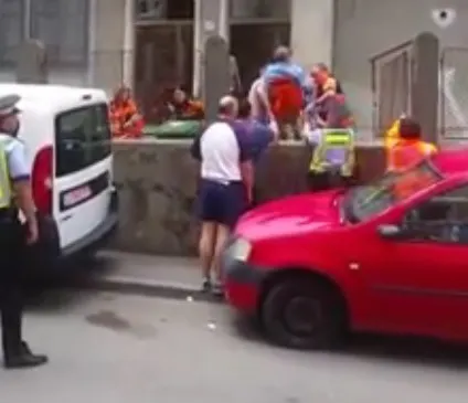 Pacient cu infarct, scos cu targa PESTE GARD de medici. Motivul, halucinant!