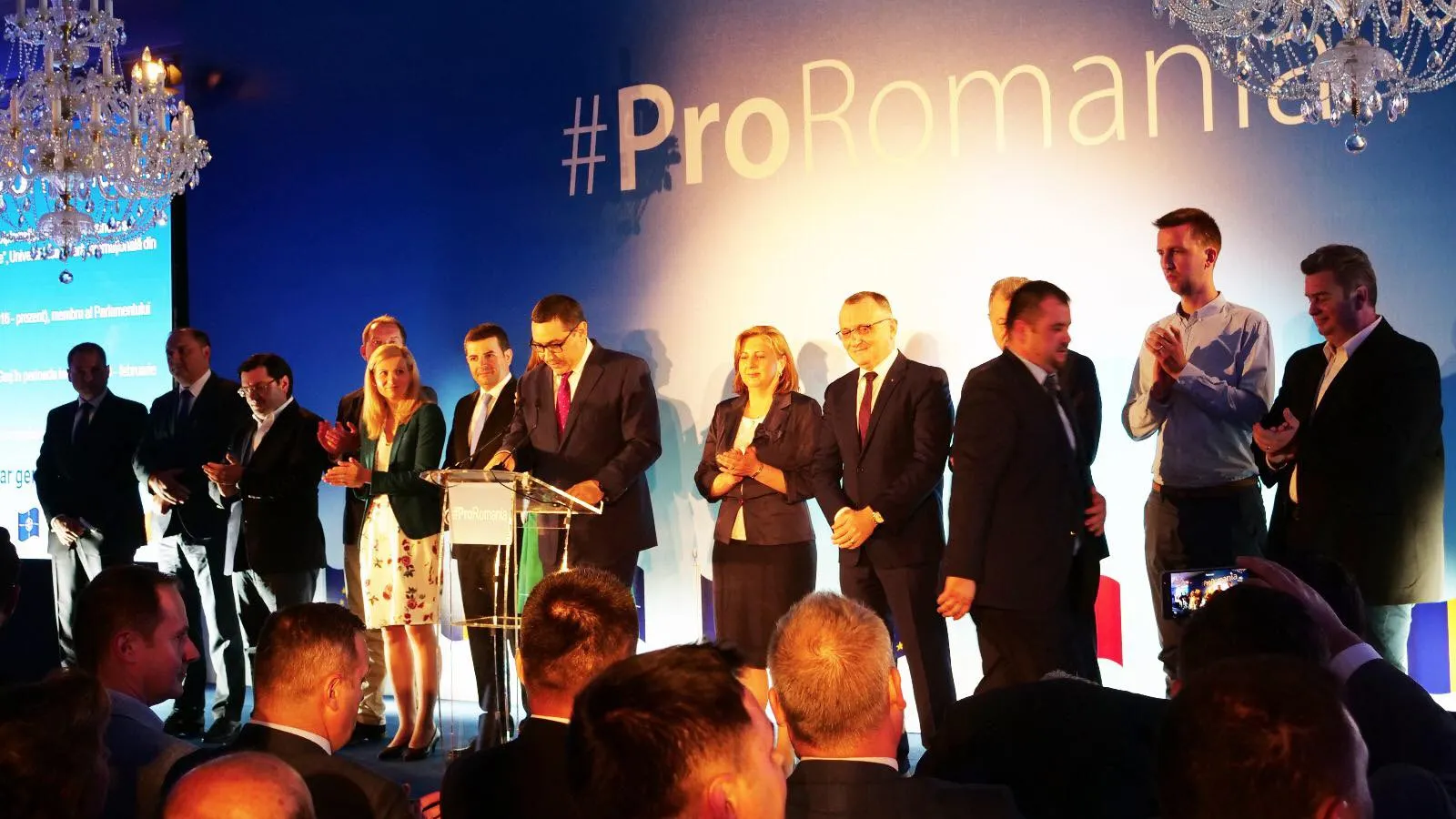 Cum încearcă PSD să îl impiedice pe Victor Ponta să îşi facă grup parlamentar "Pro România"
