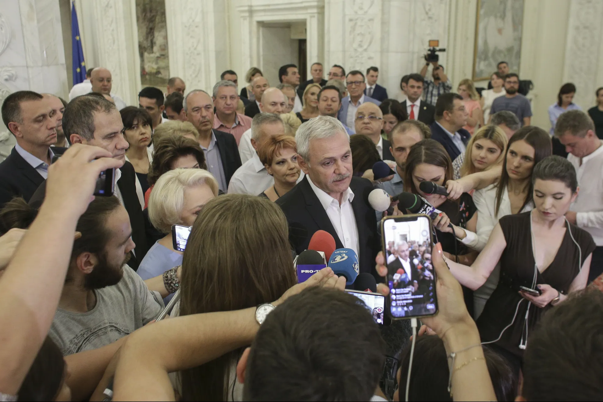Liviu Dragnea: "Rămân la conducerea PSD, merg până la capăt! Nu mă sperie Iohannis, nici Kovesi!"