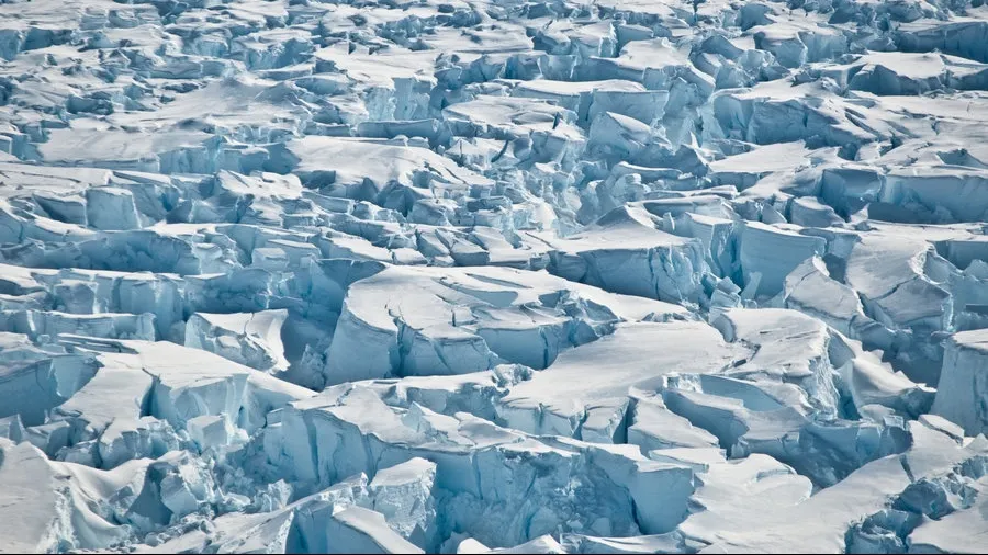 Antarctica se topește tot mai rapid