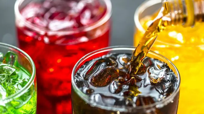 Comercianții nu vor mai avea voie să vândă băuturi energizante copiilor sub 18 ani
