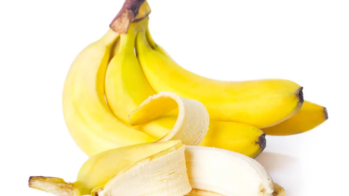 Ce faci GREŞIT atunci când mănânci banane. Ce să nu mai faci NICIODATĂ - te poate omorî