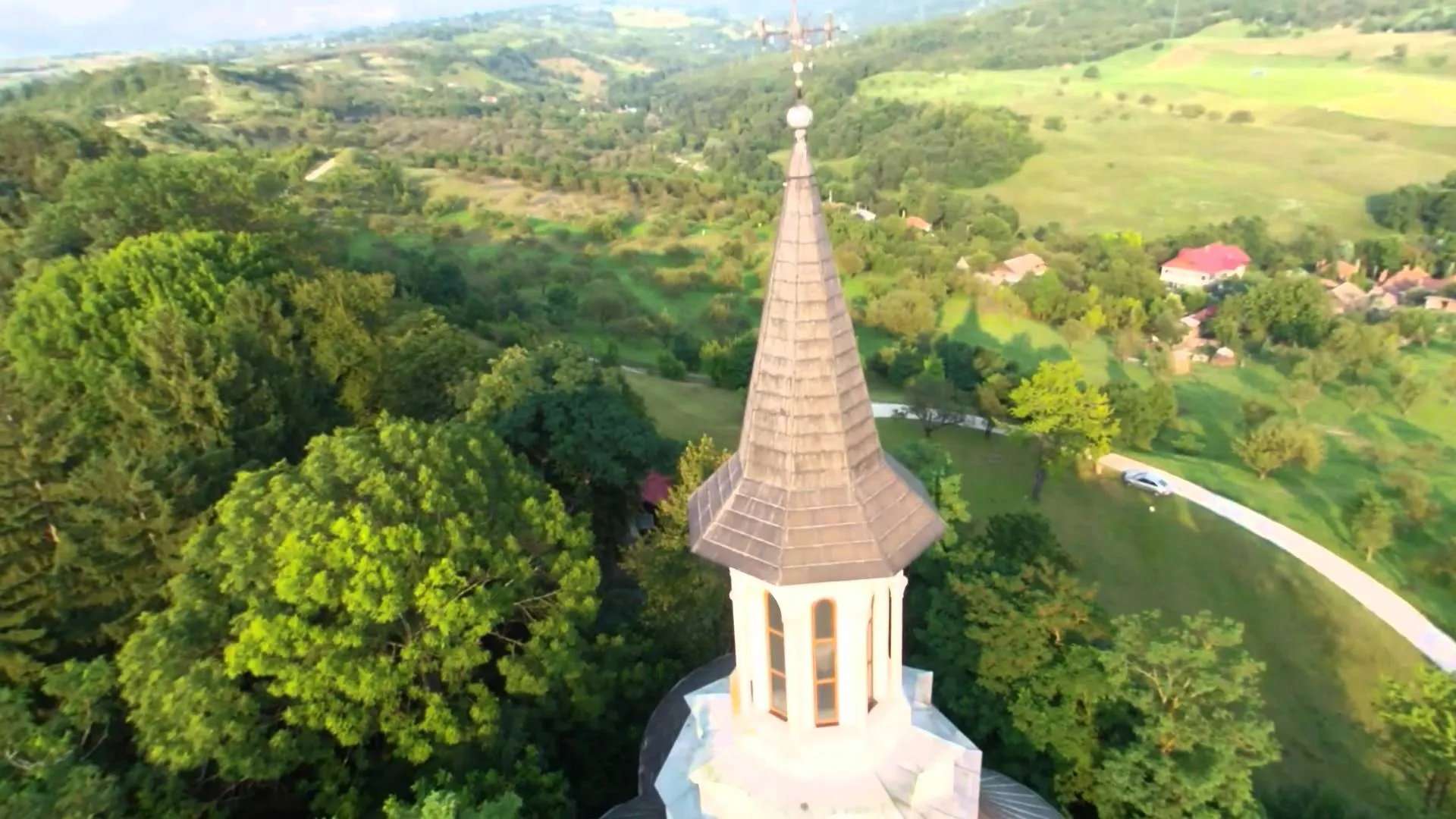 INCREDIBIL. Locul din România unde se căsătoresc cupluri pentru totdeauna