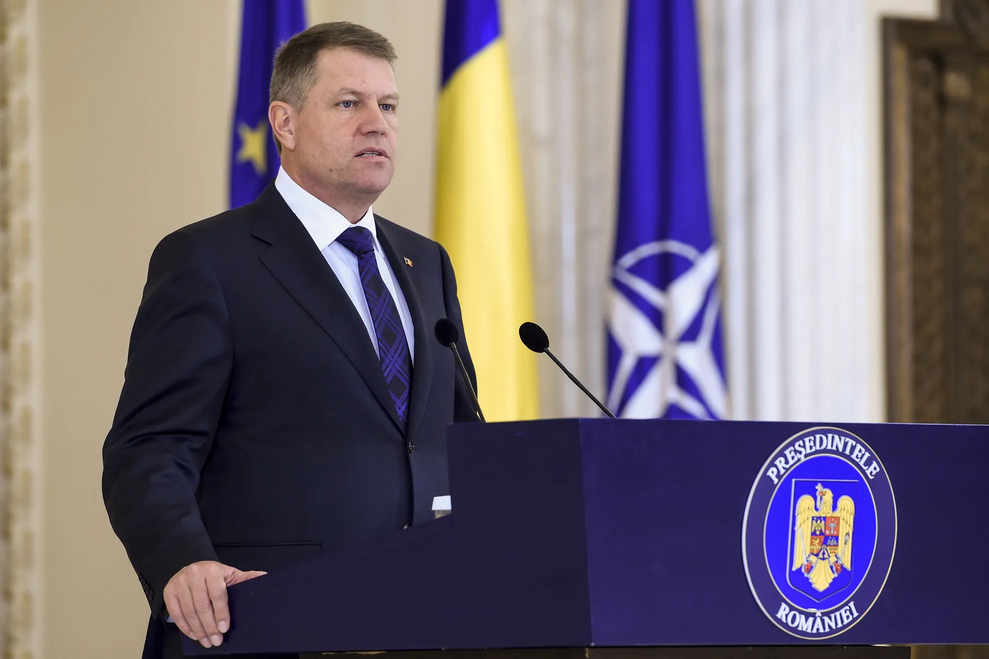 Iohannis a semnat încă o cerere de urmărire penală în dosarul Revoluției