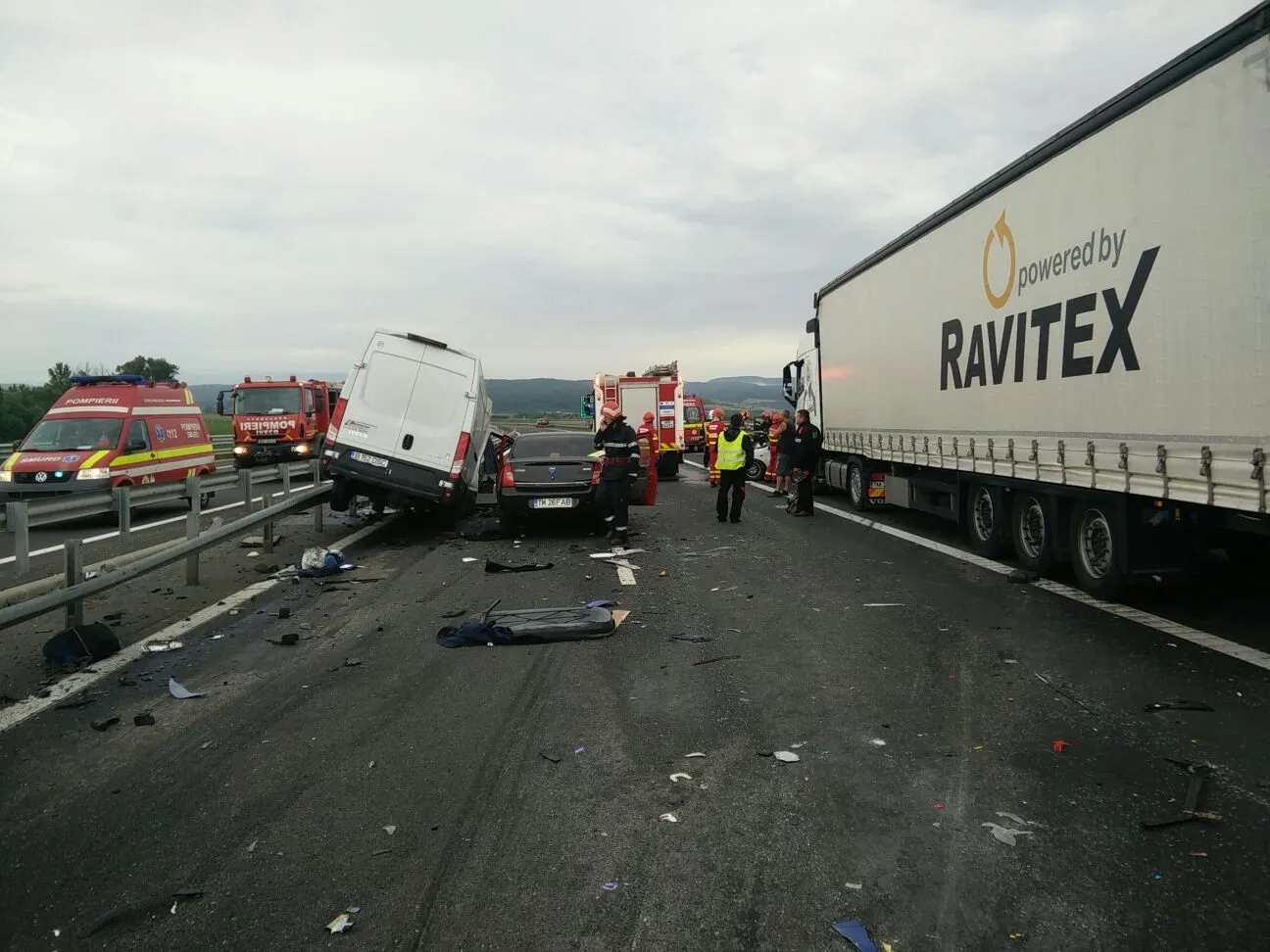 Accident cumplit provocat de o mașină pe contrasens. 4 morți și 3 răniți