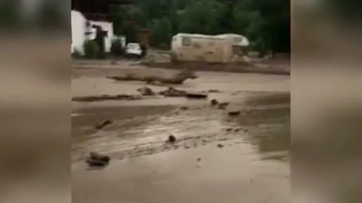 Imagini apocaliptice în România. Viituri puternice în mai multe zone din ţară
