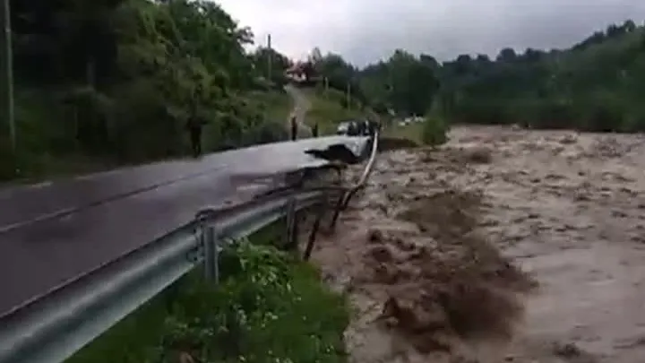 IMAGINI de coşmar. Inundaţiile au făcut ravagii în întreaga ţară