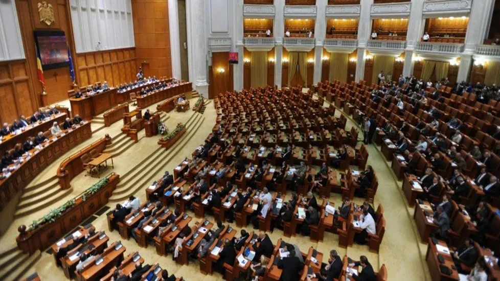 Moţiunea simplă pe transporturi, iniţiată de USR, dezbătută în Parlament