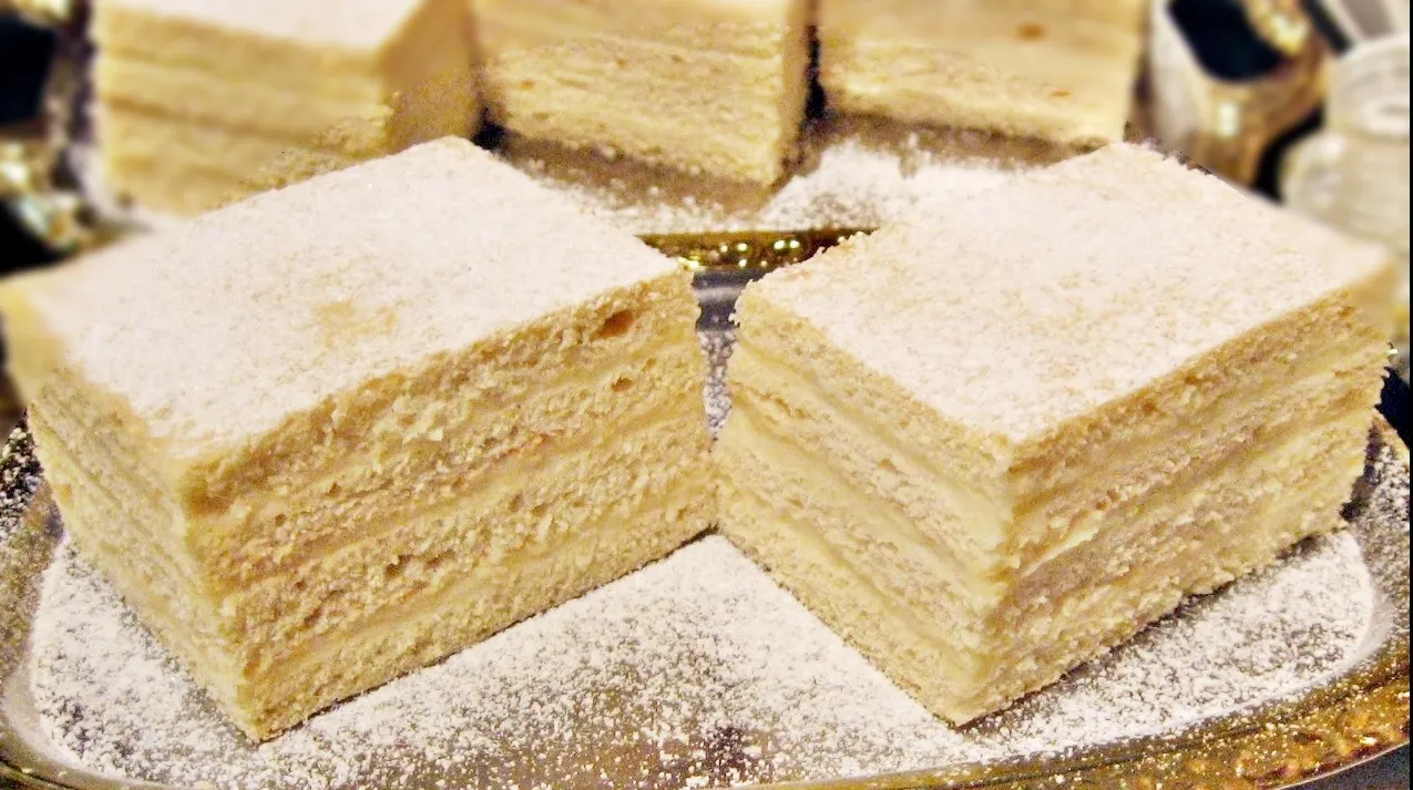 Cum să prepari rapid o prăjitură perfectă. Reţeta desertului răcoros