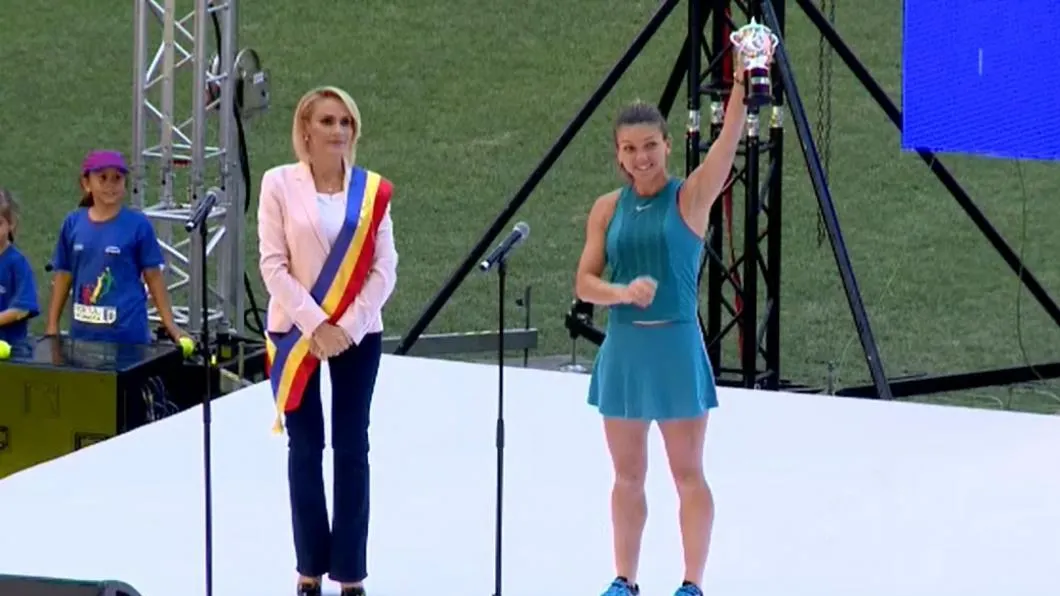 Simona Halep. Cum s-a expus Firea singură. Cine ar fi trebuit de fapt să urce pe scenă, lângă Simona