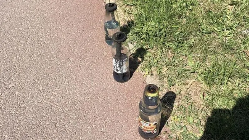 Tânăr de 18 ani, audiat în cazul cocktailuri-lor Molotov găsite lângă sediul PSD