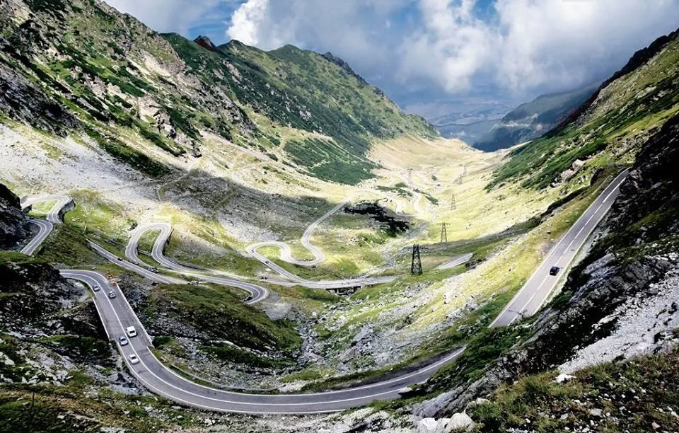 Veste proastă pentru turişti, Transfăgărăşanul rămâne închis