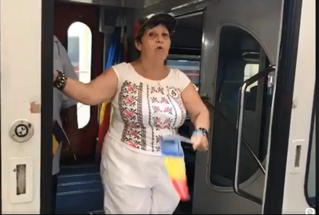 Miting PSD. Participanţii au plecat spre Bucureşti. Tren special din Iaşi, plin cu simpatizanţi 