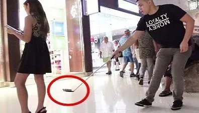 Scandal imens cu un bărbat care filma pe ascuns sub fustele femeilor