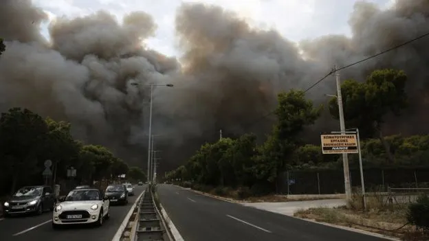 Bilanț cutremurător al incendiilor de vegetație din Grecia: 80 de morţi şi 100 de dispăruți