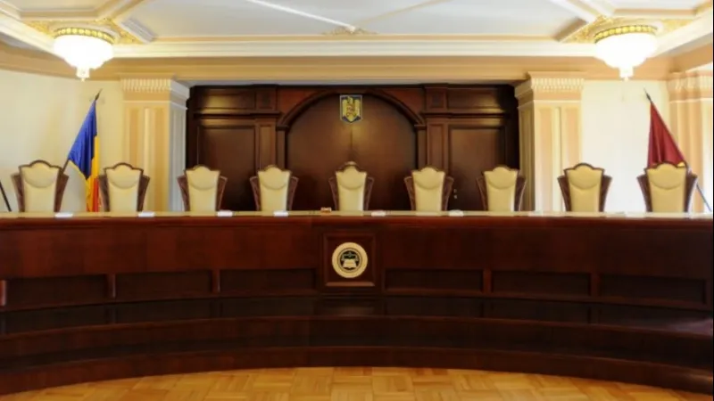 Comisia de la Veneţia a răspuns CCR: Apelurile publice la neexecutarea deciziilor CCR, inadmisibile